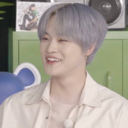 zhngchnIs's tweet photo. It’s my 4th year with Chenle!! I love you 🥺🫶 https://t.co/SWACs5Ze5I