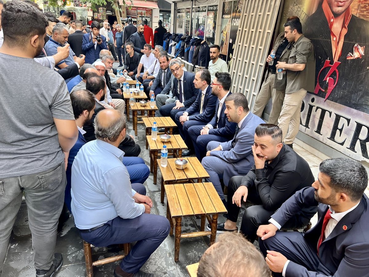 rprefahpartisi's tweet photo. Genel Başkanımız Dr. Fatih Erbakan Batman’da esnafımızı ziyaret etti. https://t.co/sB8JblECes