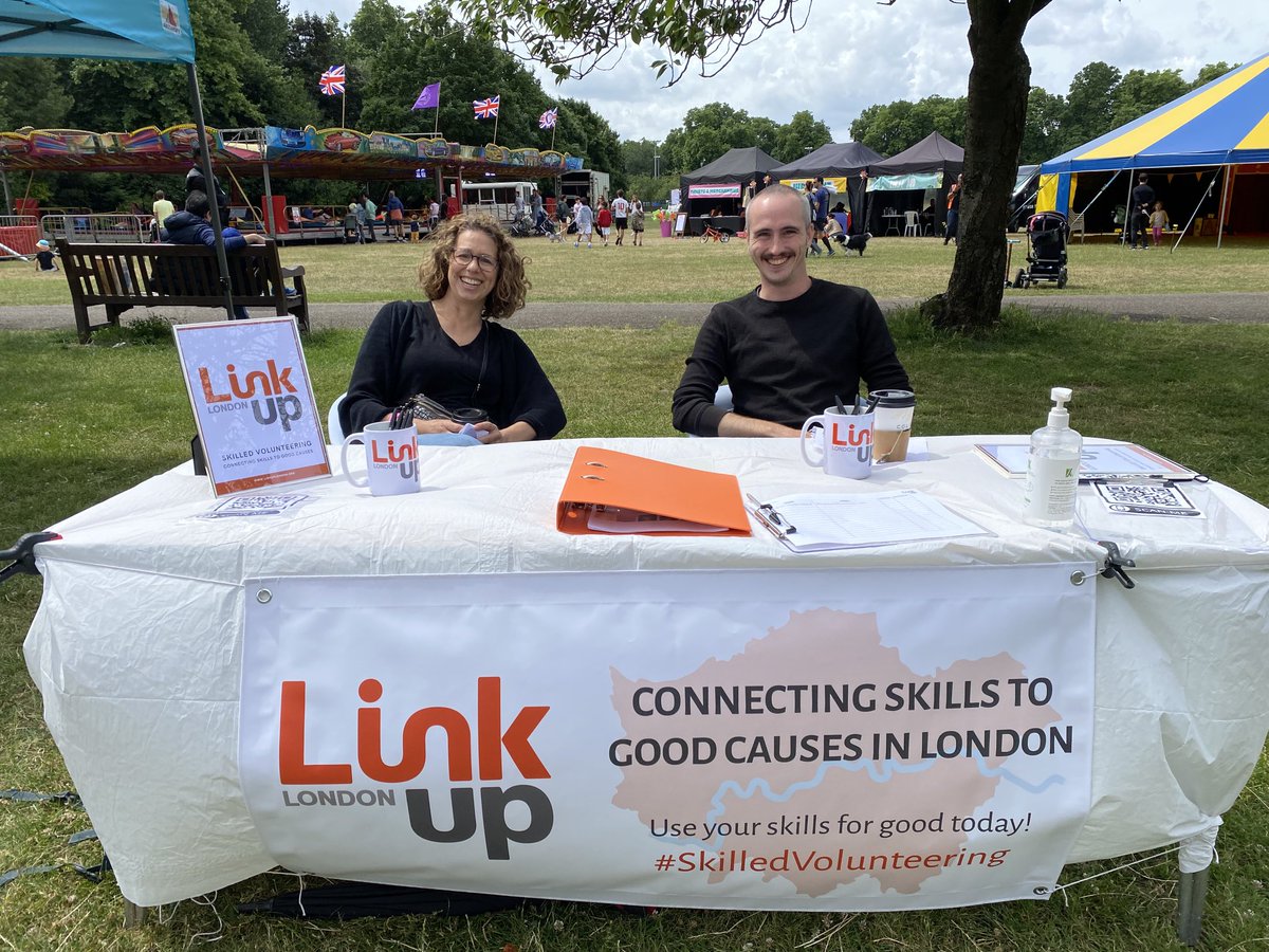 BatterseaVolun1's tweet image. A couple of our fantastic charities at the volunteer fair today ! More again tomorrow. Thank you for being amazing! ⁦@LinkUpLondonUK⁩ ⁦@alzheimerssoc⁩ ⁦@Free2B_alliance⁩ ⁦@HomeStartWW⁩ ⁦@Enable_Events⁩ #Battersea #Volunteers