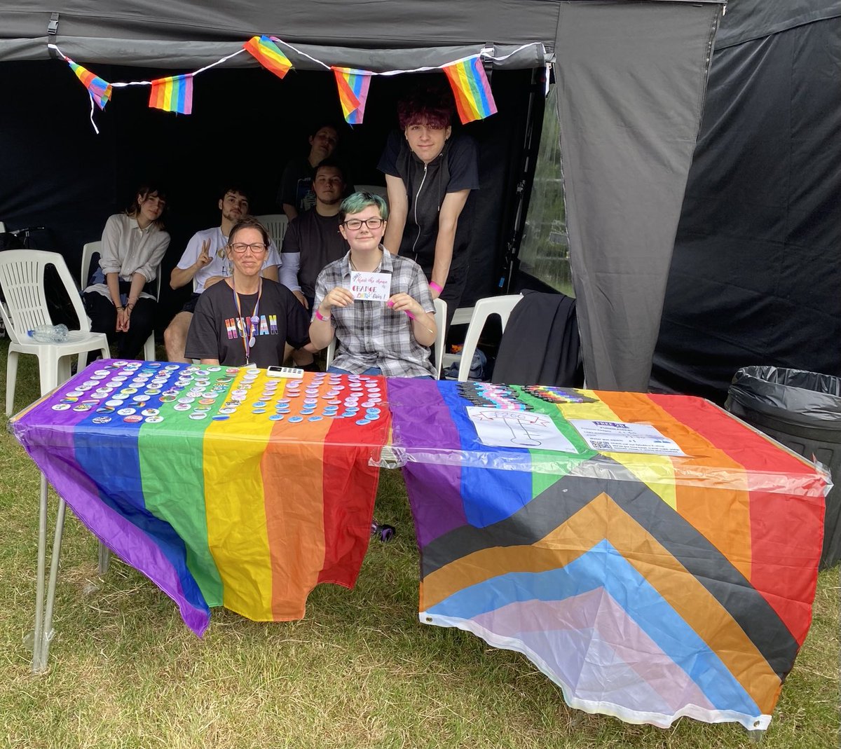 BatterseaVolun1's tweet image. A couple of our fantastic charities at the volunteer fair today ! More again tomorrow. Thank you for being amazing! ⁦@LinkUpLondonUK⁩ ⁦@alzheimerssoc⁩ ⁦@Free2B_alliance⁩ ⁦@HomeStartWW⁩ ⁦@Enable_Events⁩ #Battersea #Volunteers