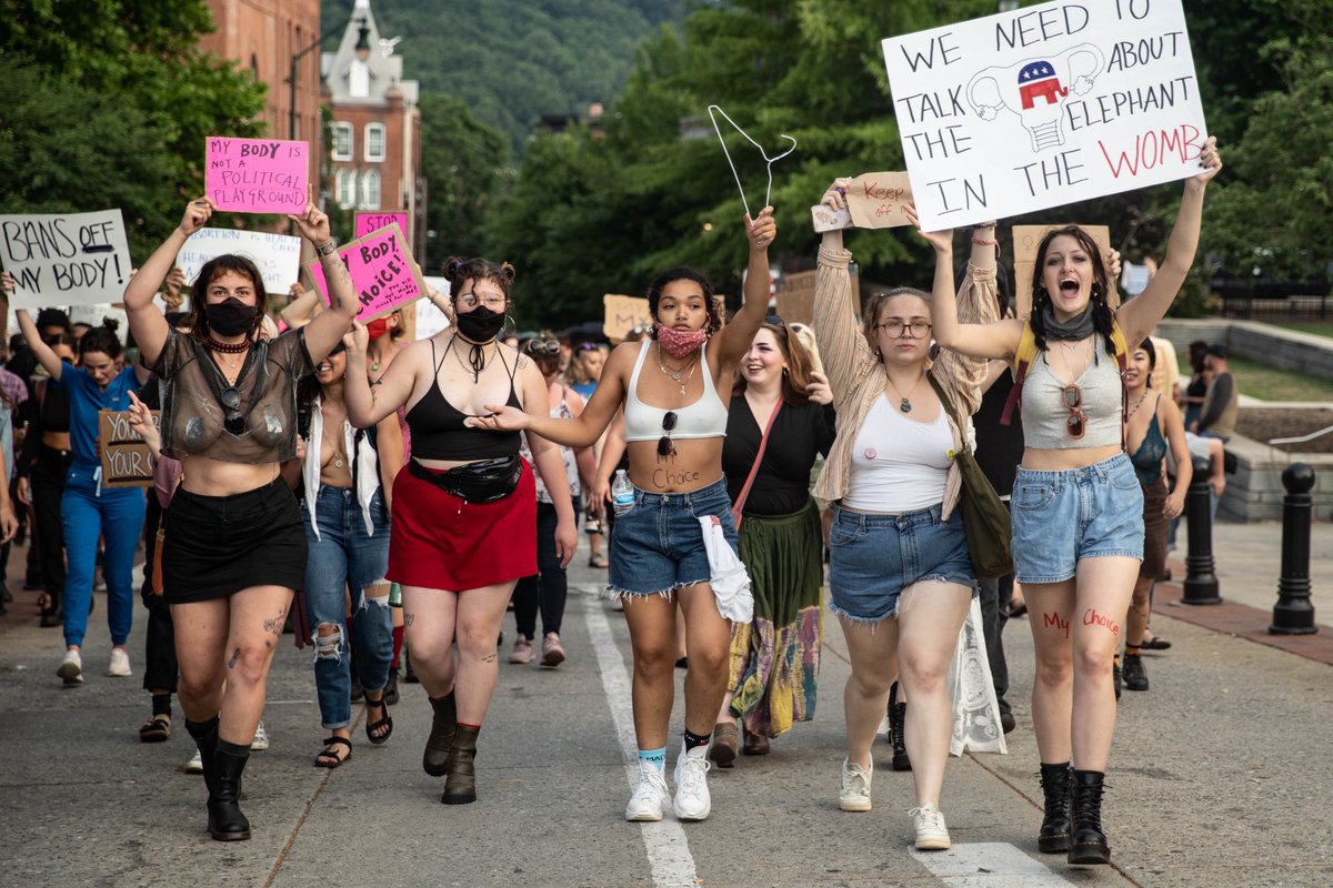AvlPhotos's tweet photo. See @mayacartphoto’s coverage of last night’s #AbortionRights rally in @Asheville ⬇️  

https://t.co/QOeUY0MSNO https://t.co/EeWzBUMJ1L