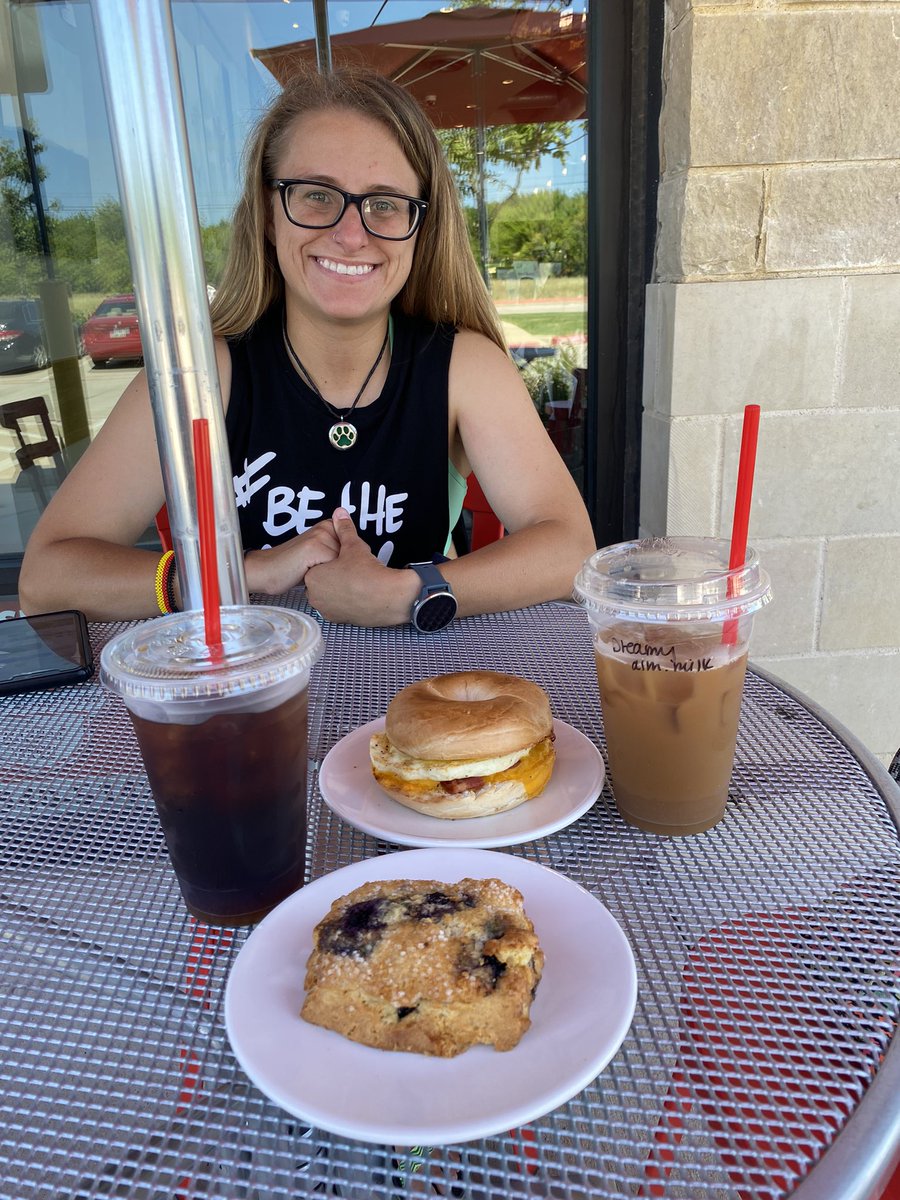CoachRMcHenry's tweet photo. Wedding last night and breakfast this morning. Love getting to do life with @amchenry6813 https://t.co/fkfrilgtaY