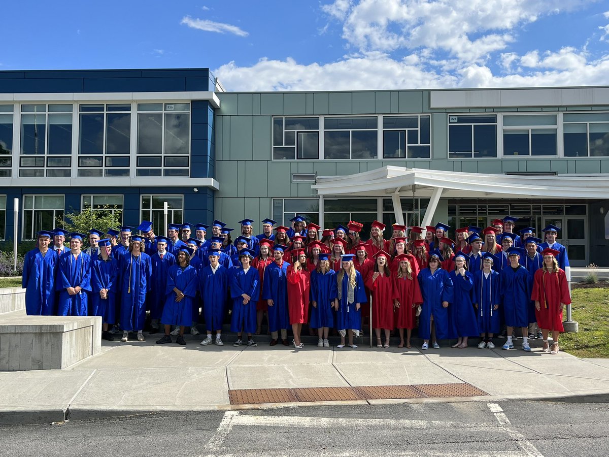 mstilson16's tweet photo. Congratulations to the class of 2022!! I will miss you guys! So thankful to have gotten to know all of you! Best of luck to you all!! @SchodackCSD @MapleHill_HS @KakuleMrs https://t.co/lo5k1lkvHk