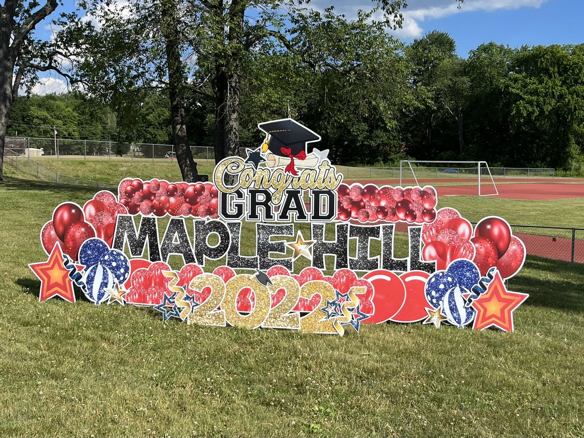 mstilson16's tweet photo. Congratulations to the class of 2022!! I will miss you guys! So thankful to have gotten to know all of you! Best of luck to you all!! @SchodackCSD @MapleHill_HS @KakuleMrs https://t.co/lo5k1lkvHk