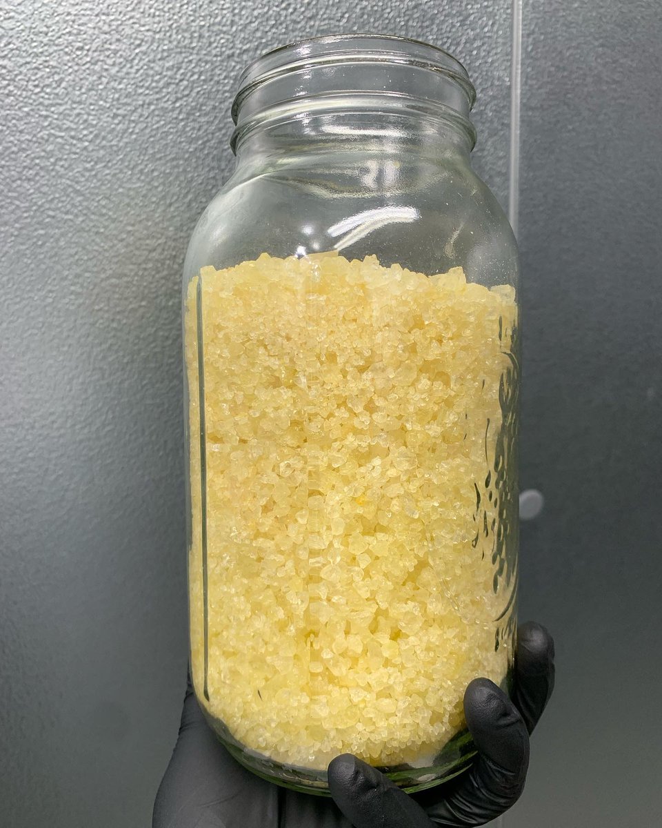 What is this? Wrong answers only🫠🍿 

#MadeWithPrecision

❝
Got a few rocks on deck 💎 💎 💎
❞

REPOST from Instagram 📸 extractionartist