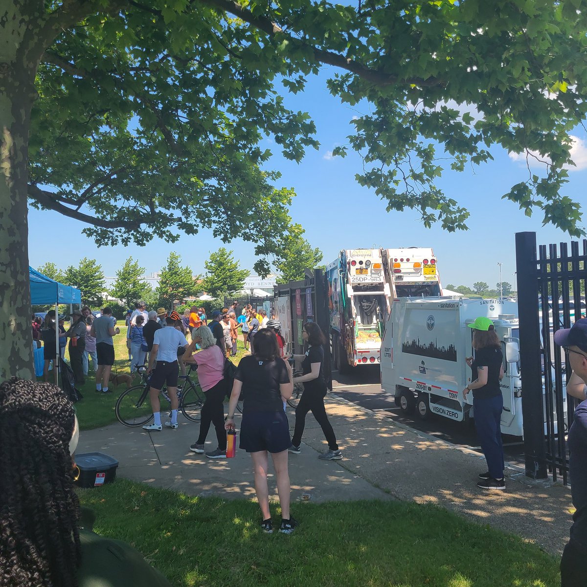 jshgdmn's tweet photo. at Floyd Bennett Field for a really fascinating Sanitation Foundation/@JBRPC exhibit on the history of Dead Horse Bay &amp; Barren Island, a hard-living community of waste-reclaimers destroyed by Robert Moses, + celebrating today's @NYCSanitation use of the site. see it until 9/5! https://t.co/nb1TZ6JIbR