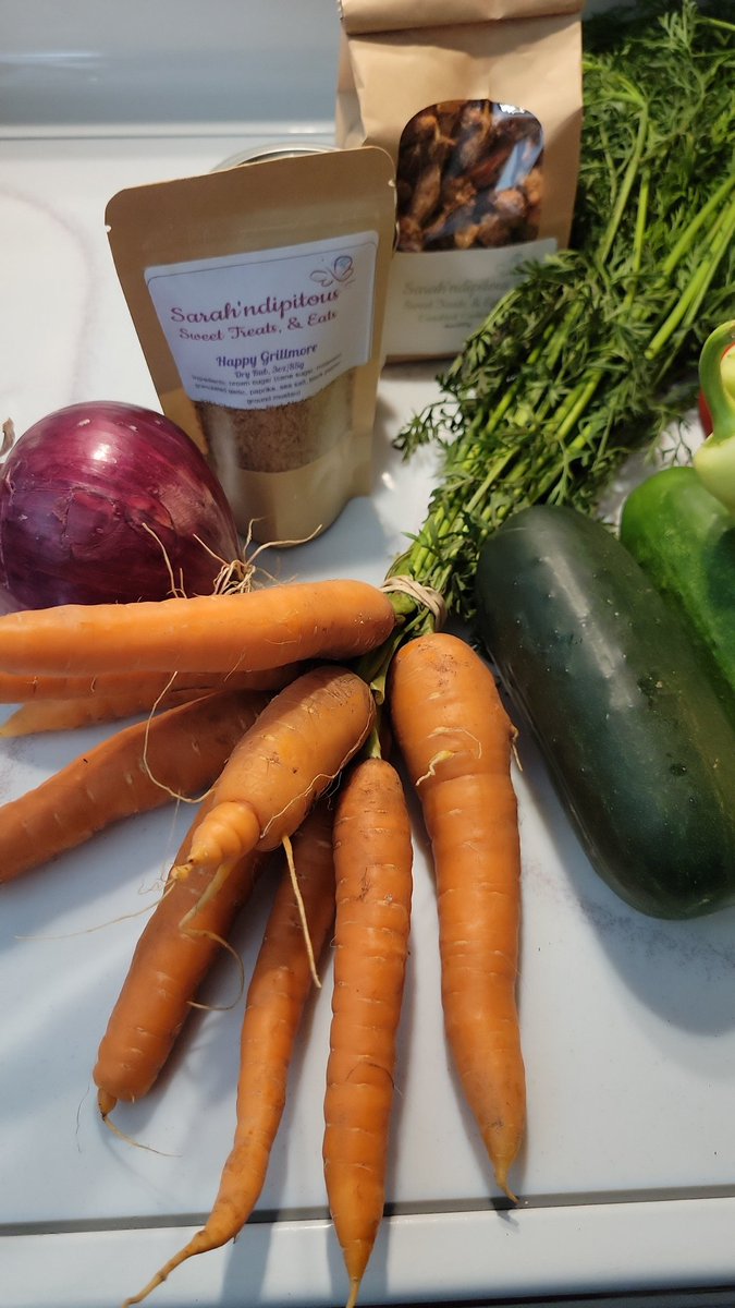 sandman0667's tweet photo. Great finds at East Beach Farmers Market. Now to add some grilled chicken for a great dinner salad. And the walk was great too😀
#VBSummerBingo #VBHasJoy https://t.co/nJ3wBPjLKR