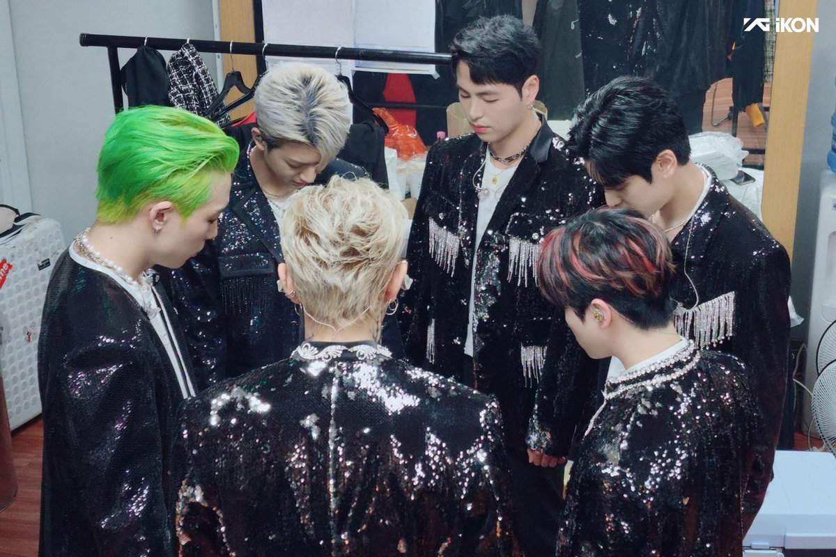 chanwoo_yaaaa's tweet photo. Kalian sudah bekerja keras hari ini❤❤❤❤❤
See u tomorrow ❤ #iKONcert_FlashbackDay1 https://t.co/tSSHVOMtiJ