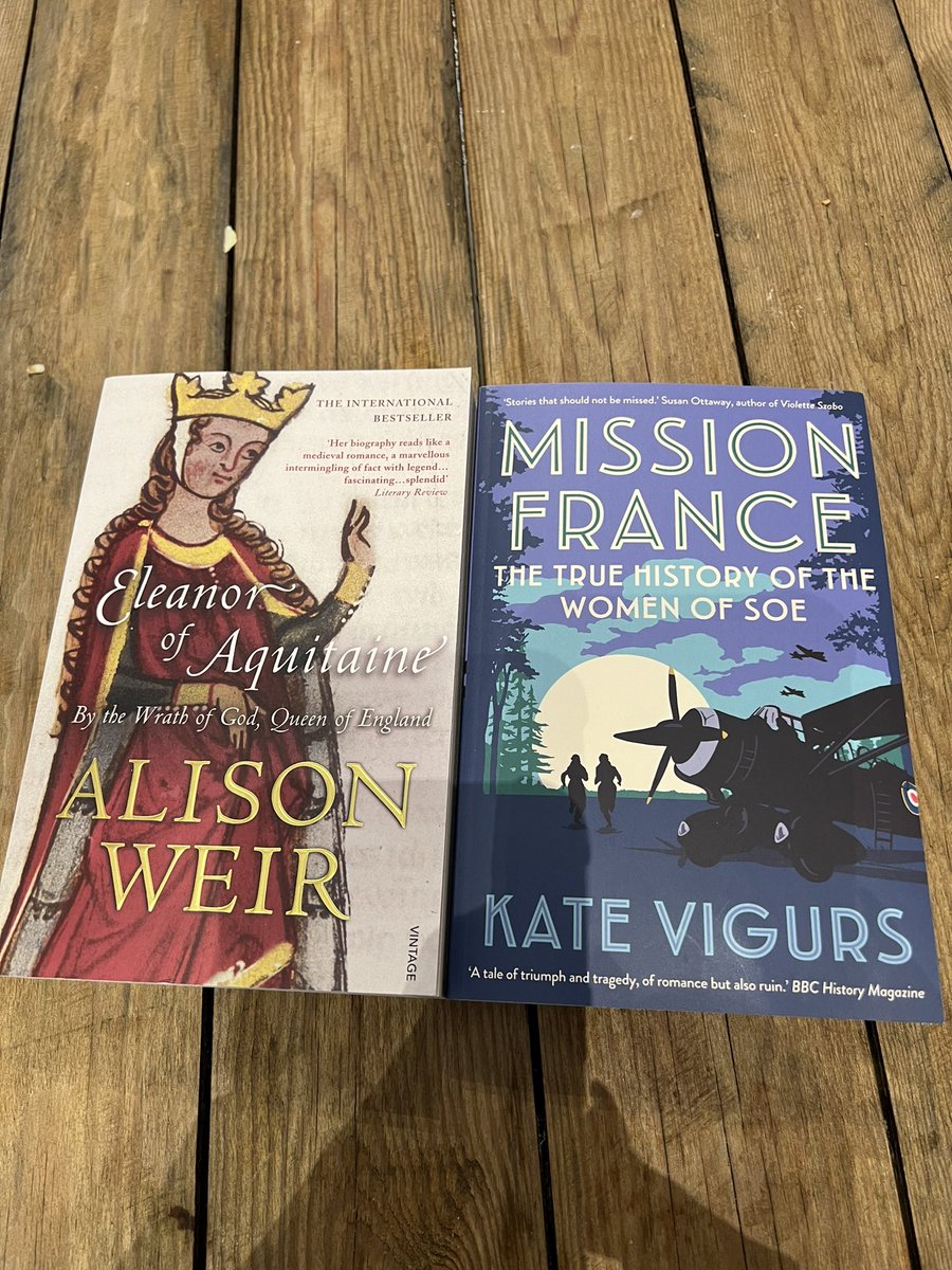 Great day out at @CVHISTORYFEST decisions decisions on what to read first <a href="/AvonbourneHist/">Avonbourne History</a> which would you suggest?