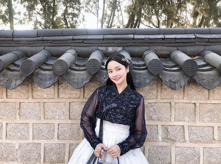 npomvtt's tweet photo. HAPPY BIRTHDAY! Hoje é o dia dela, Luce da dupla lilli lilli está completando 25 anos. Desejamos que tudo seja especial nesse novo ciclo e um aniversário repleto de coisas boas. 💗💗💗💗
HAPPY LUCE DAY🎉
#루체_생일_축하해 #BDAY_LUCE_HAPPY #OUR_ANGEL_LUCE @lillililliglobe https://t.co/mQzP2Sxhpx