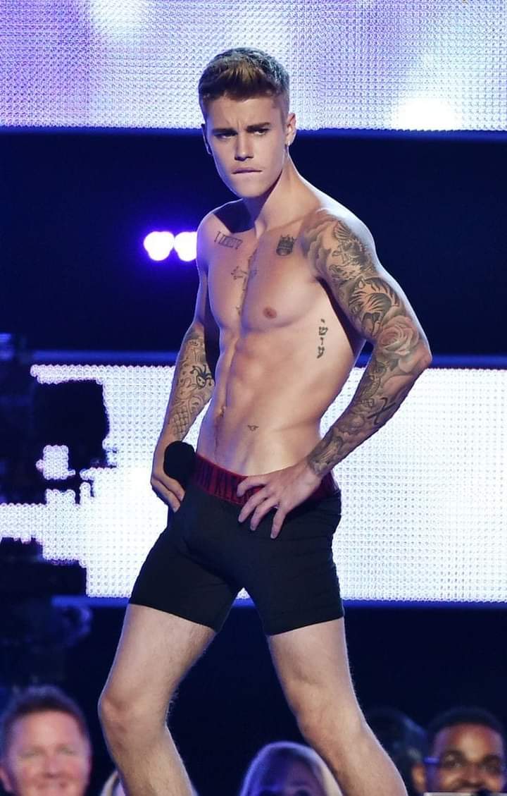 Hot celebrity Bulges on Twitter "I can't get enough of him 😩🤤
