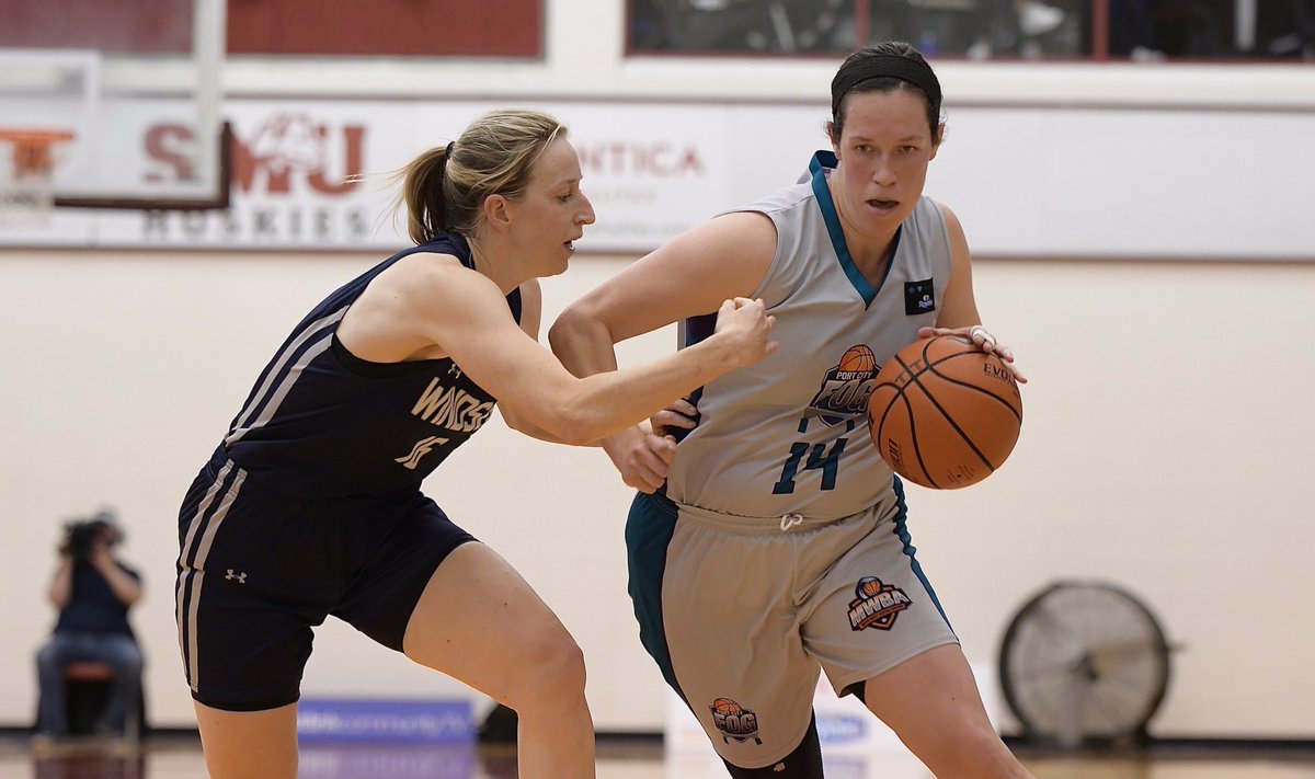 DWinston_Photo's tweet photo. A few more pics from last night’s Quarter-Finals! @the_mwba @HfxHornets @MonctonMystics  @windsor_edge @FogPort73 @MaritimeAthlete 🏀 https://t.co/FggAkHVbBM
