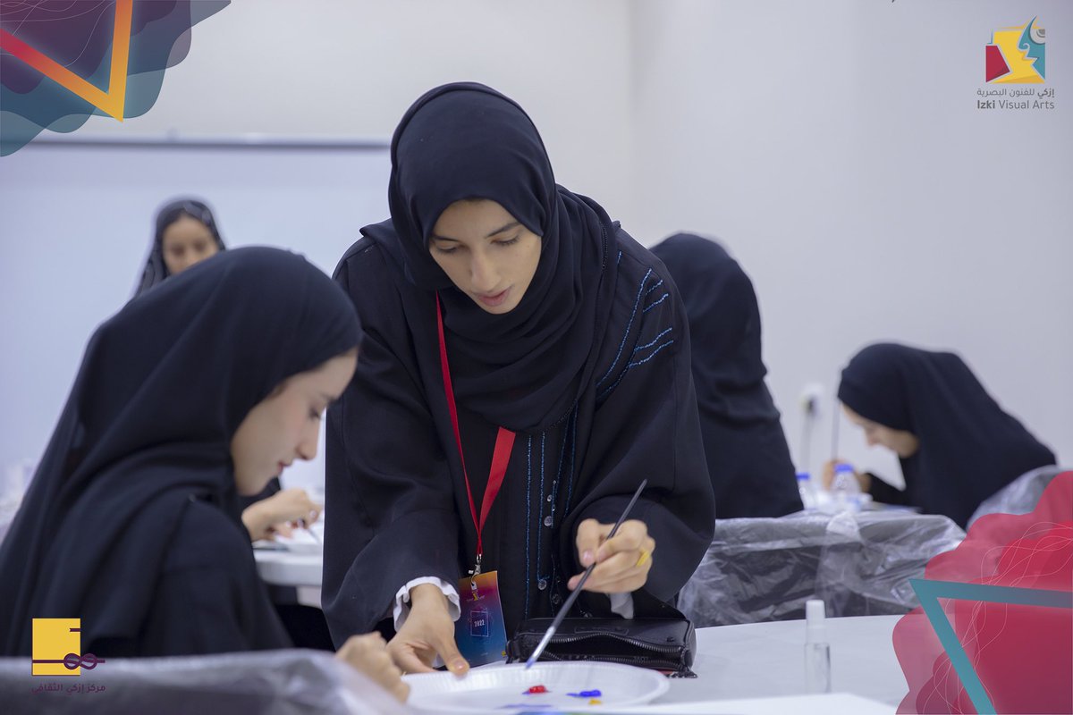 izki_visualarts's tweet photo. جانب من ورشة أساسيات التلوين الواقعي بالأكريلك، ضمن ورش #مرسى_الفنون_البصرية 
من تقديم الرسامة: رويدة العزرية https://t.co/gVW1C3Yrkm