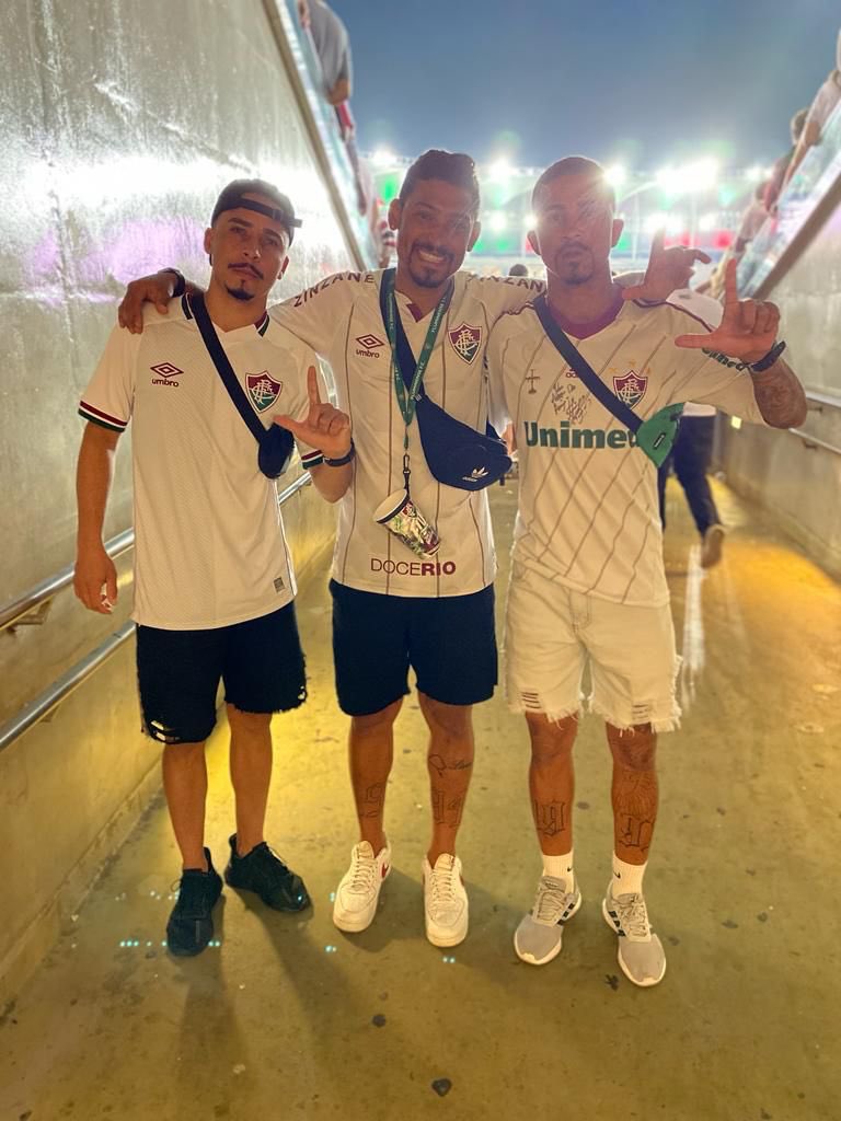 Amigos q o Fluminense me deu .. 🇮🇹