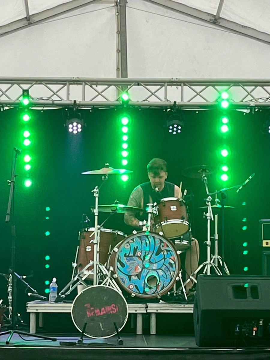 There’s Glastonbury and then there’s Philly cricket club’s music and beer festival.🤷🏻‍♀️
Father and son together for their first gig. 
#TheRemains 
<a href="/white1_joe/">whitey</a> 
<a href="/PicturePlace_NE/">The Picture Place</a>