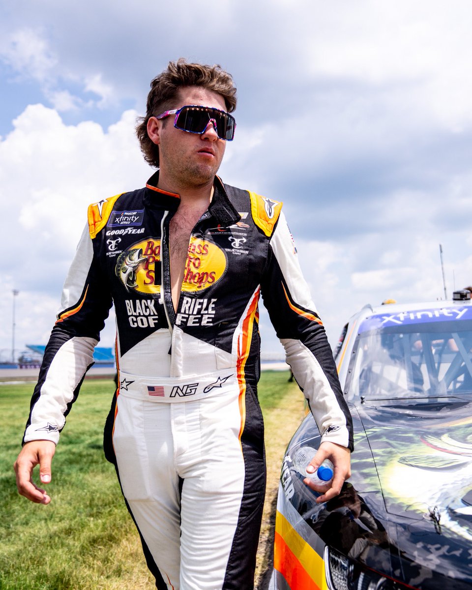 NASCAROReillyAP's tweet photo. It’s called fashion, look it up! https://t.co/Zrz2NZMdbq