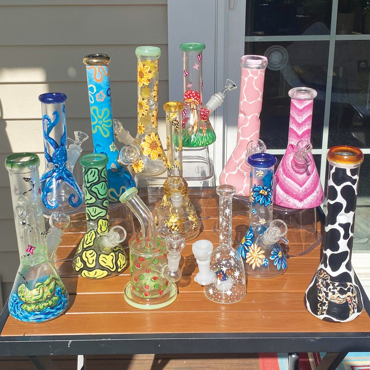 ShopDeVased's tweet photo. almost everything is 20% off on my shop :)) https://t.co/9misFm7W94