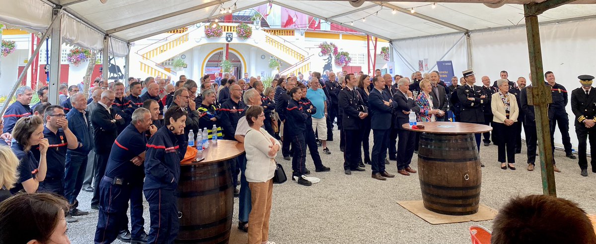 SDIS40's tweet photo. // SDIS des Landes // cérémonie Journée Nationale des Sapeurs-Pompiers à Pomarez
#JNSP #JNSP2022 #landes #pomarez #sapeurspompiers #sapeurpompiervolontaire #sapeurpompierprofessionnel
Le Sdis des Landes vous souhaite a toutes et à tous une bonne JNSP 2022. https://t.co/0LVL8RqKEB