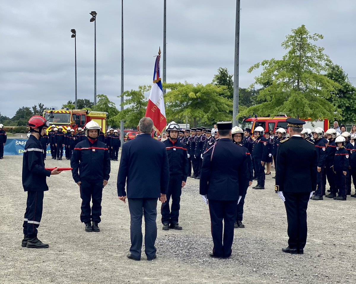 SDIS40's tweet photo. // SDIS des Landes // cérémonie Journée Nationale des Sapeurs-Pompiers à Pomarez
#JNSP #JNSP2022 #landes #pomarez #sapeurspompiers #sapeurpompiervolontaire #sapeurpompierprofessionnel
Le Sdis des Landes vous souhaite a toutes et à tous une bonne JNSP 2022. https://t.co/0LVL8RqKEB