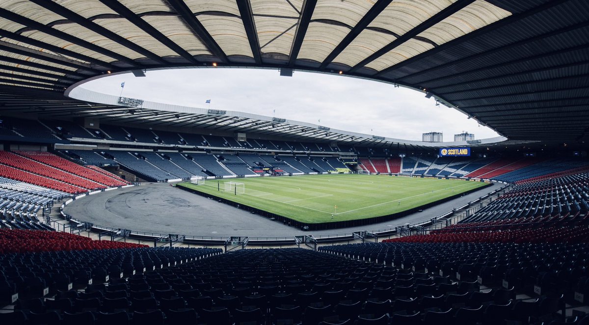 mainlyoasis's tweet photo. Liam Gallagher will perform to a sold out capacity Hampden Park tomorrow night in Scotland 🏴󠁧󠁢󠁳󠁣󠁴󠁿 https://t.co/AApvf92kOJ