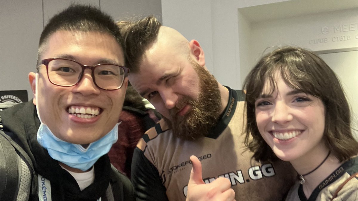 evansmoakvgc's tweet photo. once a GG fan, always a GG fan!
so lucky to bump into @goof_gg and @ursiiday at NAIC cos i just went for vgc only haha
#GGPU https://t.co/NrbZSIjWcj