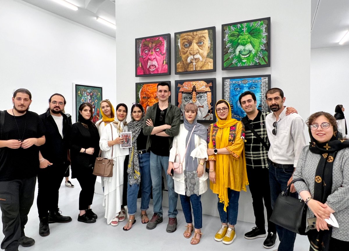 Farpey1995's tweet photo. Hiiiiiii ❤
Yesterday was a wonderful day 😍🔥
Met my dear #NFTFriends in "Mad" exhibition by Aliakbar Sadeghi
I am so honored to know you all ❤
@Aref_Niazi 
@ZahraZariche 
@atenarezaiy 
@mghorbani1992 
@samanehliaghat 
@sanaz_falahi 
@NatronStudio 
@ranamansourvar 
@Nikansa4 https://t.co/iTU3toeKo4