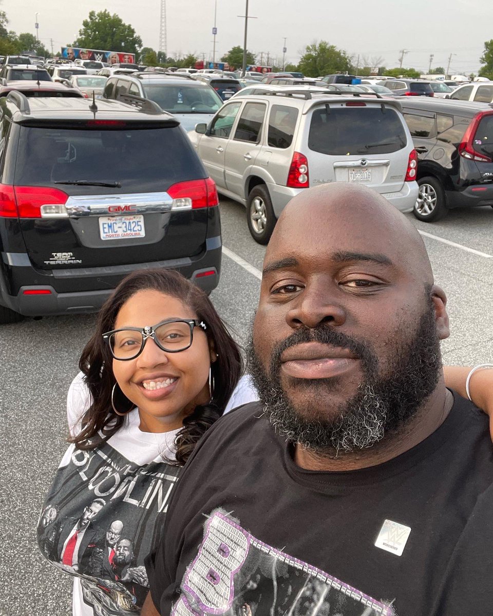 crazychestycool's tweet photo. Hey y’all!! Help me wish @FattestBastard a happy birthday!! https://t.co/e0nHyGTtAr