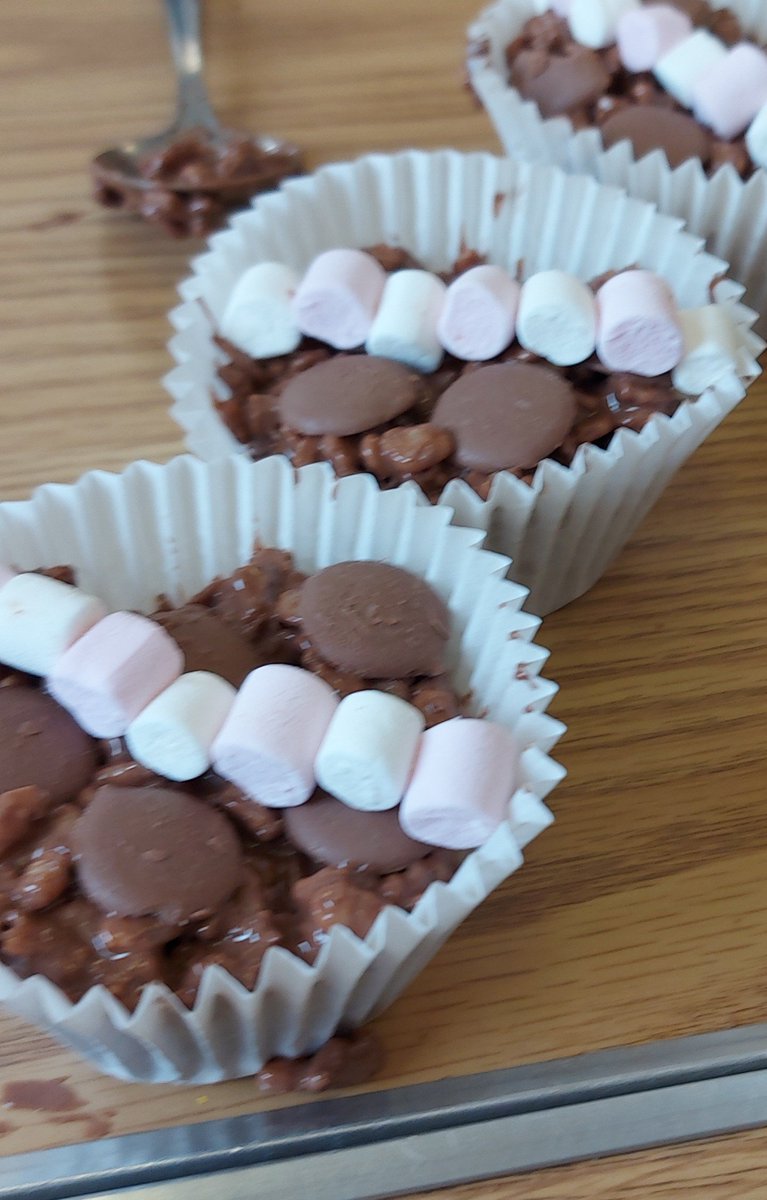 StJoseph39th's tweet photo. Baking with brownies https://t.co/0bkdYW3q5L