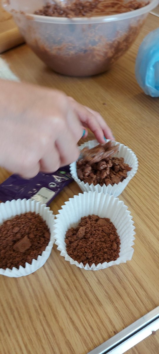 StJoseph39th's tweet photo. Baking with brownies https://t.co/0bkdYW3q5L
