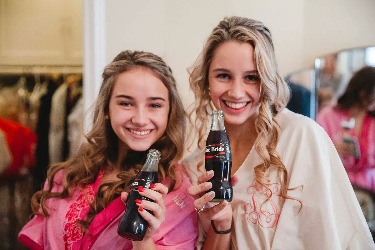 Cheers to the weekend!!
.
.
Venue: <a href="/TheAstinMansion/">The Astin Mansion</a>
Floral: Carriage House Floral Design
Photography: <a href="/FoxNFlorals/">Joy Cope Flores</a>