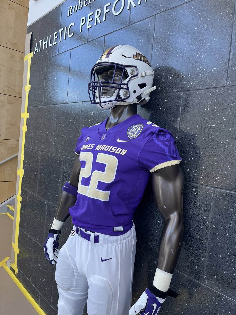 TreyEngram's tweet photo. Had a great visit &amp; camp yesterday at JMU. Thank you for having me! @CoachShanahan_ @JMUFootball https://t.co/u1iuTGMcFL