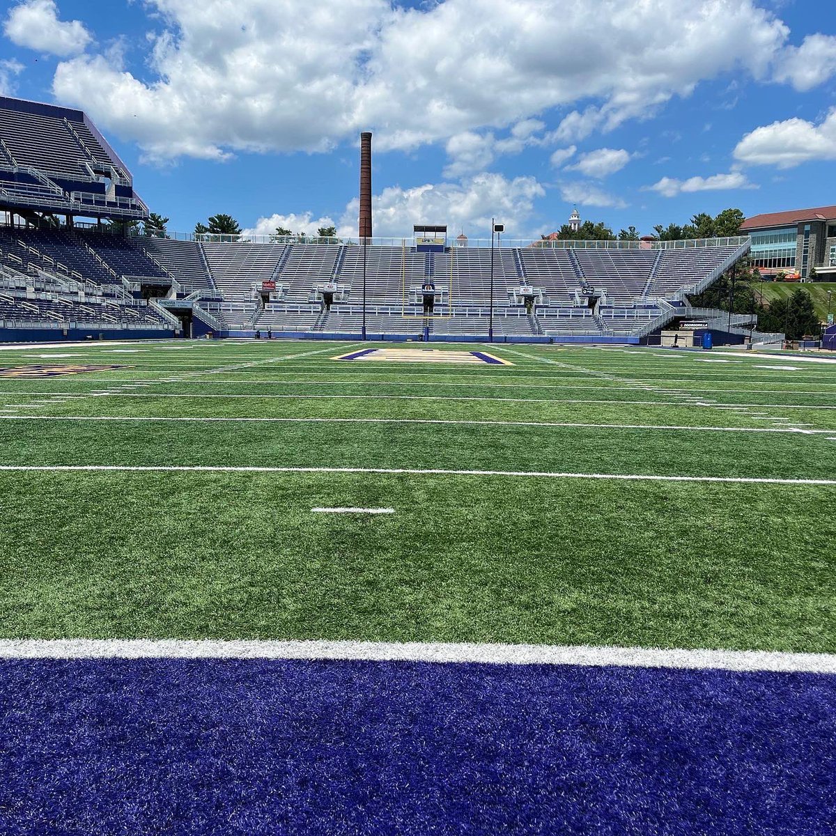 TreyEngram's tweet photo. Had a great visit &amp; camp yesterday at JMU. Thank you for having me! @CoachShanahan_ @JMUFootball https://t.co/u1iuTGMcFL