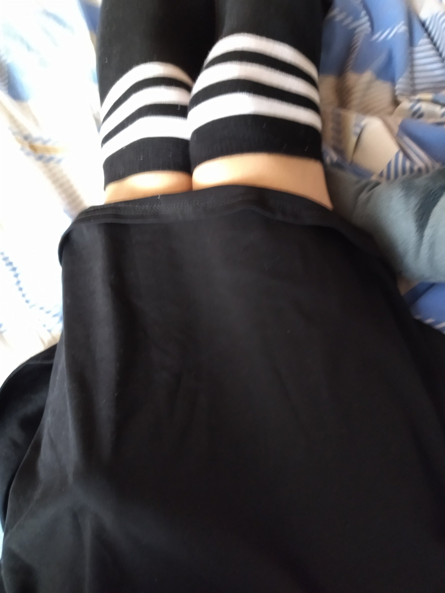 2 pic. Skirts definitely have some fun properties. #Femboy #Thighs https://t.co/yWWc4lCpTM