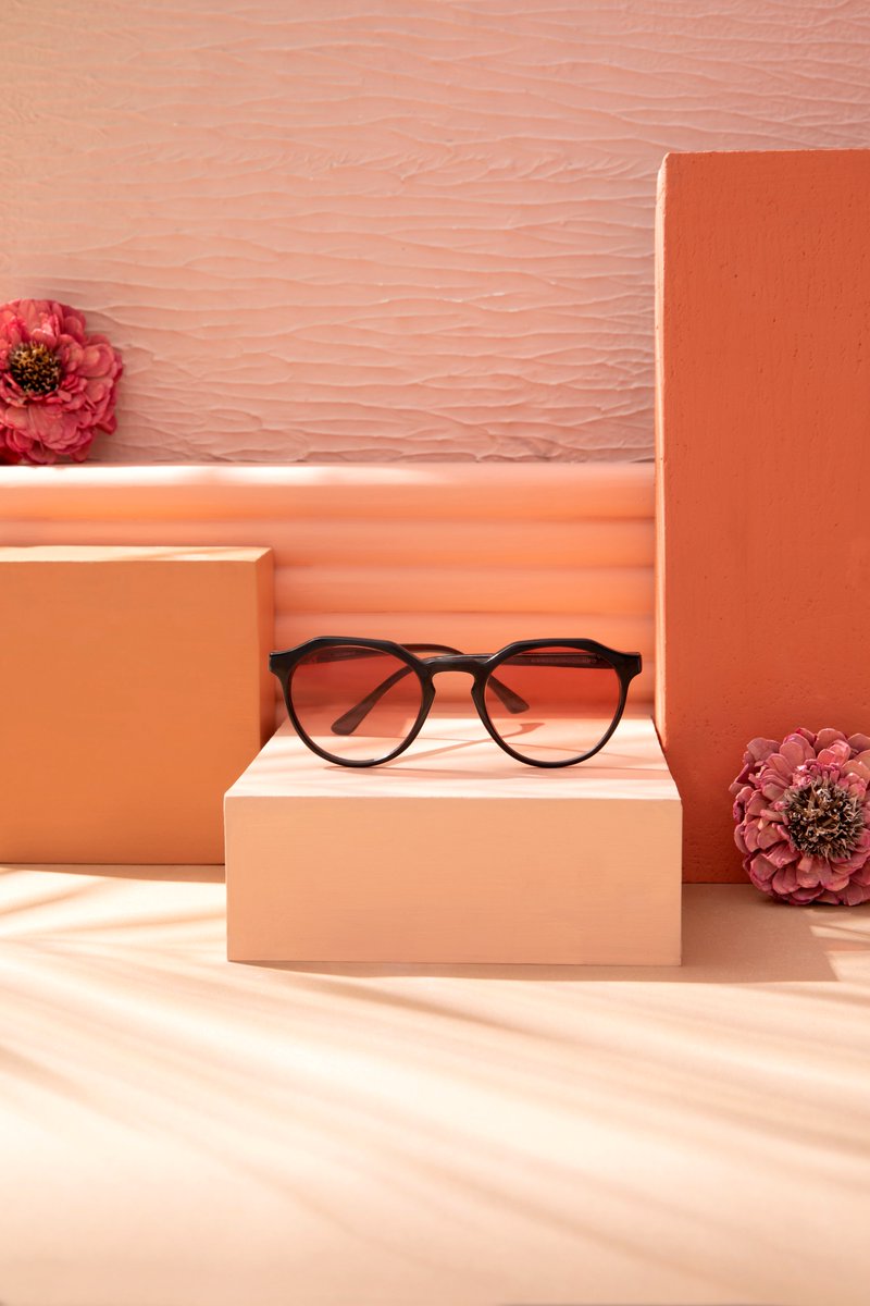 Lenskart_com's tweet photo. There's a frame and colour for your every mood! 🤩
Check out the #HavanaCollection.
Shop now 
🔍151510
.
#Lenskart #SummerSunnies
https://t.co/4ZmGK84jcZ https://t.co/THA9dEKj8B