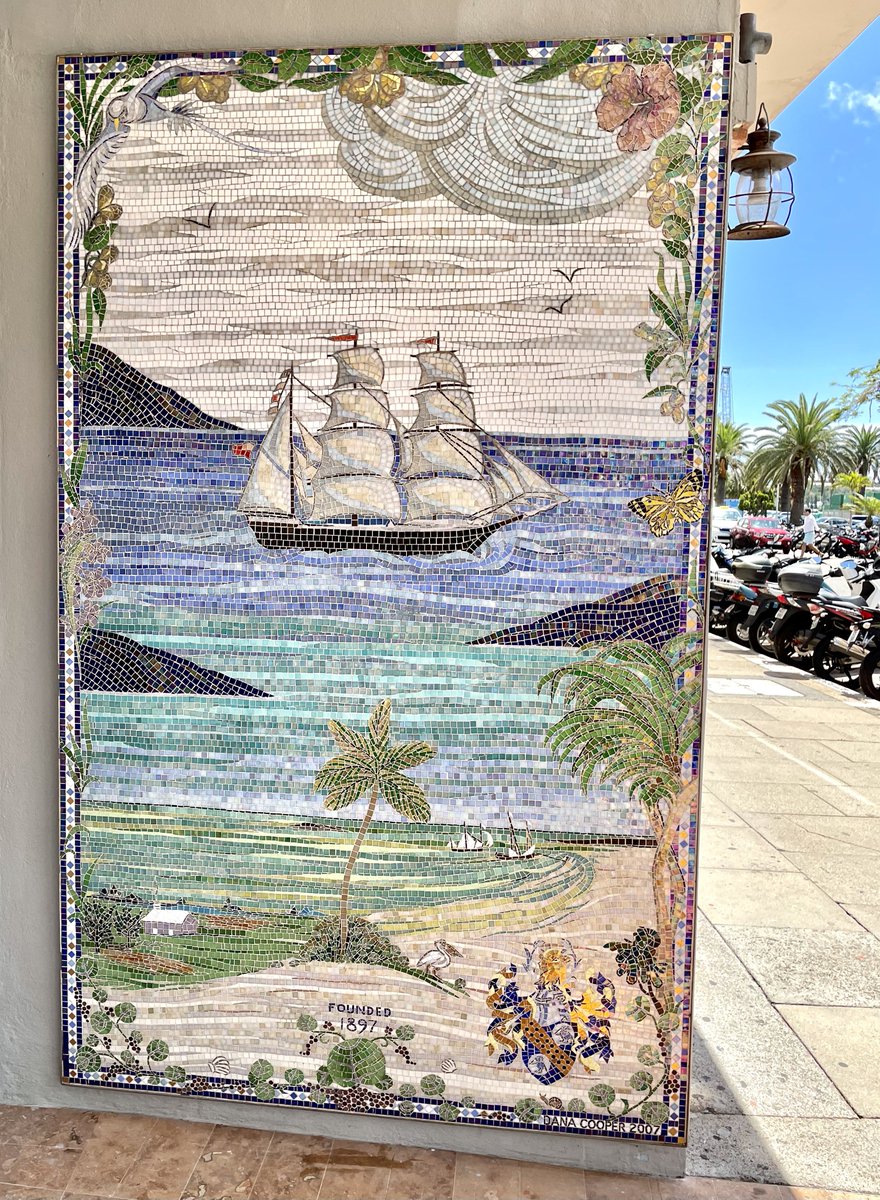 SashaEats's tweet photo. Happy #StreetArtSaturday from Hamilton, Bermuda 🇧🇲 

#StreetArt #PublicArt #Bermuda #art #SashaInBermuda #travel https://t.co/678ik3tdab
