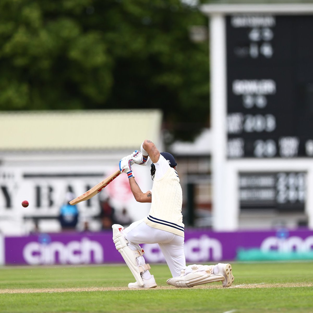 IamSumitRajputt's tweet photo. The best picture of the day is this cover drive of Virat Kohli gorgeous ! 😍🥵
Like 💁
#ViratKohli𓃵 https://t.co/VgZqbbhTQY