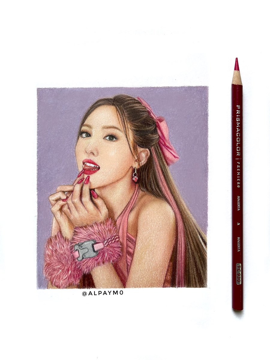 aIpaym0's tweet photo. اخيراً بعد 11 شهر قدرت ارجع للرسم💗 
#NAYEON https://t.co/OPcNPAbw29