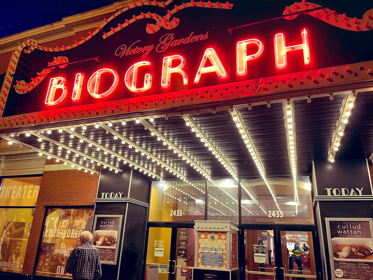 parneshia's tweet photo. Find you some humans/spaces that lift you up! Wishing one special human, brother @beblk, Happiest Birthday Weekend! The beautiful play, cullud watta, by @blkplaywright, good friends and being back in the theatre @VictoryGardens recalibrated all the feels!β€οΈ #weekendheals https://t.co/mOlfQdCLcX