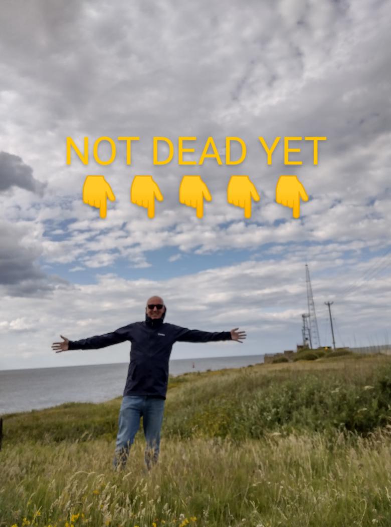 werbedoyle's tweet photo. I have been poorly with this daft disease i have, so I went for a drive to cheer myself up. I took a selfie, for no reason other than to make myself smile. #daftarse #FuckYouCrohns https://t.co/ZQMvRsxRwF