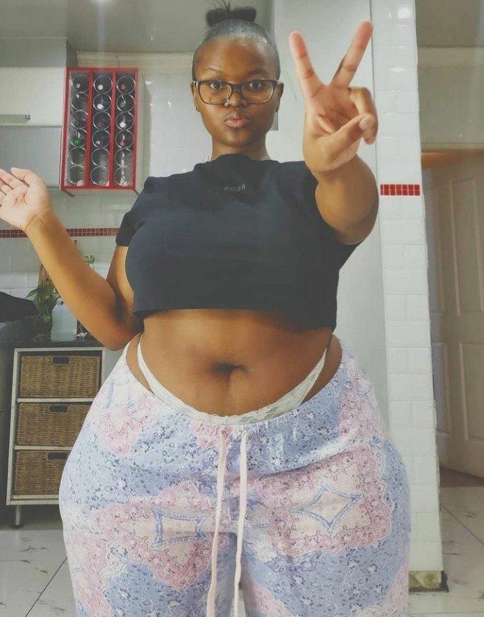 SlayyKelly__'s tweet photo. Doggy or missionary https://t.co/vuKPkmNoS1