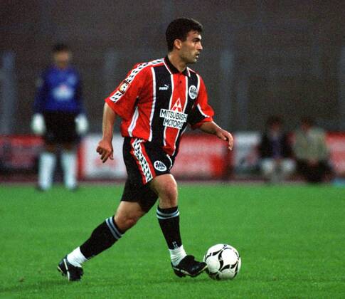 SGEplayers's tweet photo. 🪪Eduard "Ed" Martini
🌎🇦🇱
📍MF
⚽1 Spiel
🥅0 Tore
⏰1997-99

❤️ -> Wenn du dich an Ihn erinnerst
🔁 -> Wenn andere sich an Ihn erinnern sollen

#SGE #Eintrachtfrankfurt https://t.co/ZKs8cnRZNd
