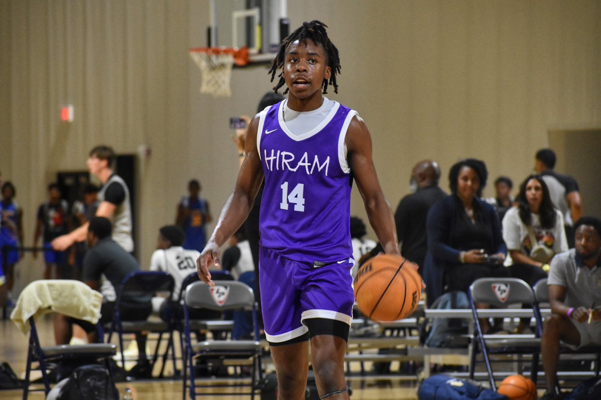 RYZEHoops's tweet photo. Hiram (GA) 2023 guard Jay Boyd  (@JayBoyd2023) might have turned in the best overall performance of the morning, going for 32 in a win over N. Broward Prep (FL). High energy, two-way guard that can hit shots, attack the paint, and play with speed &amp; athleticism. https://t.co/xSxEOb7VVQ