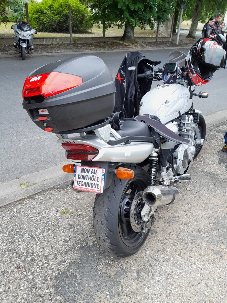 Philipmog1's tweet photo. Demo day! 😁😁 #XJR1300 #FFMC #NONCT https://t.co/vhKNLFk09s