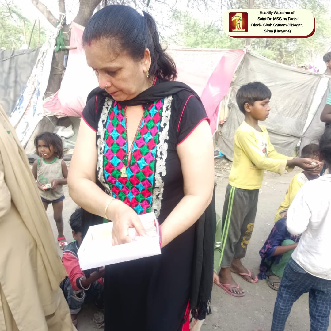 DSSNewsUpdates's tweet photo. The day of arrival of St. Dr. @Gurmeetramrahim Singh Ji Insan was most awaited &amp; celebrated by volunteers across India and abroad in various ways!Here are some glimpses from Sirsa,Haryana of volunteers distributing sweets &amp; savory to underprivileged children. #FoodDistribution https://t.co/EnVtVsdVJ7