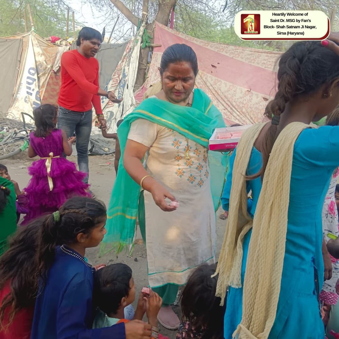 DSSNewsUpdates's tweet photo. The day of arrival of St. Dr. @Gurmeetramrahim Singh Ji Insan was most awaited &amp; celebrated by volunteers across India and abroad in various ways!Here are some glimpses from Sirsa,Haryana of volunteers distributing sweets &amp; savory to underprivileged children. #FoodDistribution https://t.co/EnVtVsdVJ7