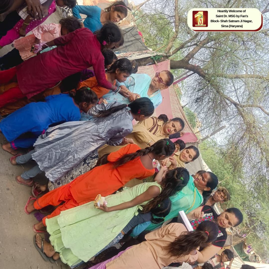 DSSNewsUpdates's tweet photo. The day of arrival of St. Dr. @Gurmeetramrahim Singh Ji Insan was most awaited &amp; celebrated by volunteers across India and abroad in various ways!Here are some glimpses from Sirsa,Haryana of volunteers distributing sweets &amp; savory to underprivileged children. #FoodDistribution https://t.co/EnVtVsdVJ7