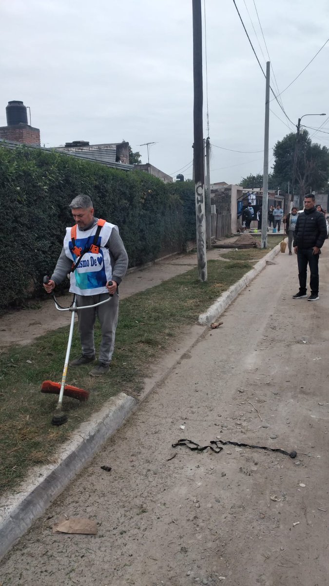 Agrup7Mayo's tweet photo. ACT N°153.
Hoy tenemos el agradado de visitar Villa Cariño, los vecinos agradecidos por las actividades de Fumigación, y corte de pasto!!!
Ni el frío nos detiene 🥶❄️
✌️💙
#A7M #NuncaMenos
@vargas_aignasse
@Cristia91815847 https://t.co/HSjkGW7ZEm