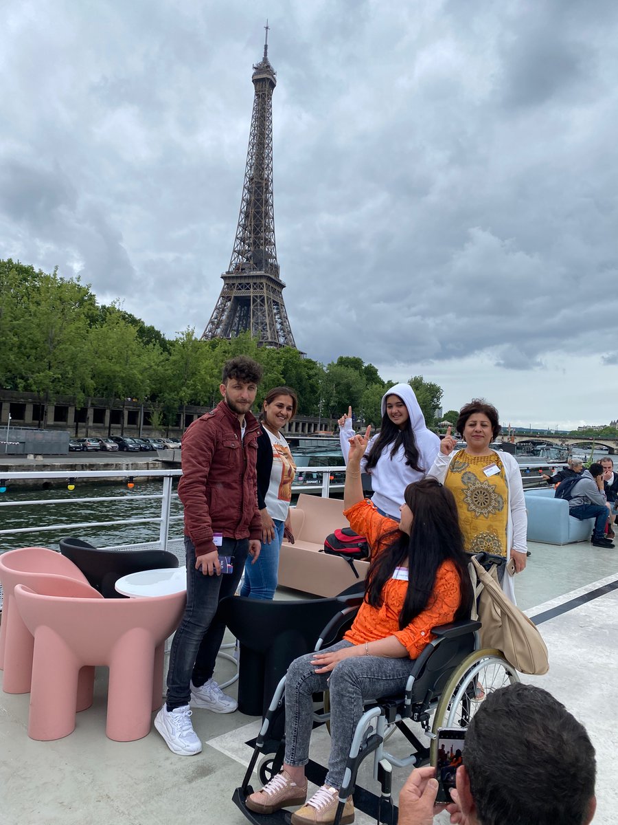 FeProtest's tweet photo. 📣Nous célébrons les 5 ans des Couloirs humanitaires !
Ce 25 juin, nous avons fait la fête. Une belle fête qui a réuni réfugiés, hébergeurs, citoyens, responsables, venant de toute la France et rassemblés à Paris !
@FPFCom 
Merci pour votre présence @clavairoly  @Anne_Hidalgo https://t.co/f5M11tKJJE