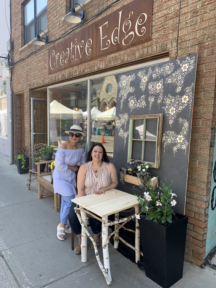 MyCreativeEdge's tweet image. Our garden selfie wall is up! Come down to Art on the Street, enjoy the great selection of artists and post a selfie #creativeedge #AOTS2022 #downtownguelph