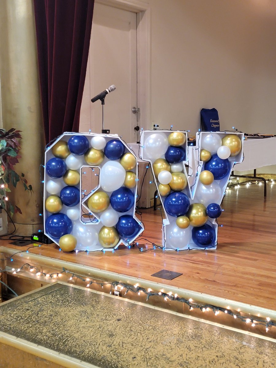 mrd_gecdsb's tweet photo. More pictures from the @QVPSVikings Graduation. https://t.co/x2Qi0D2NKE